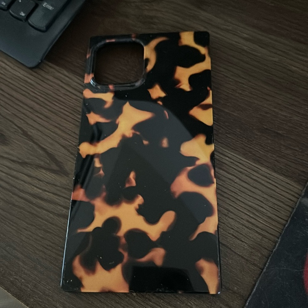 Flaunt phone case like new. Fits iPhone 12 Pro